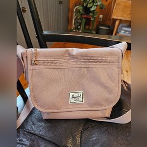 Herschel Grade Mini 4.5 liters